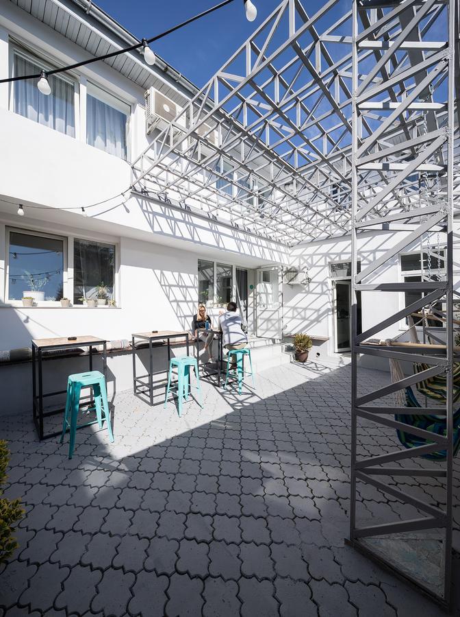 Omega House Hotel Bucarest Esterno foto