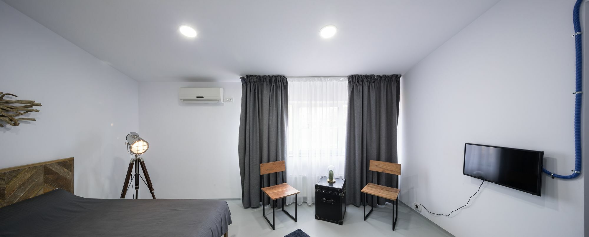 Omega House Hotel Bucarest Esterno foto